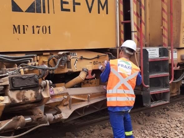 Manutenção em Equipamento Ferroviário Praxi Brasil